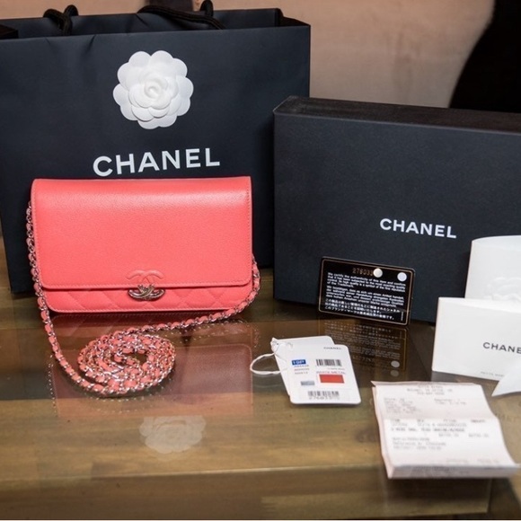 CHANEL WALLET ON CHAIN WOC LIKE NEW - Picture 2 of 8